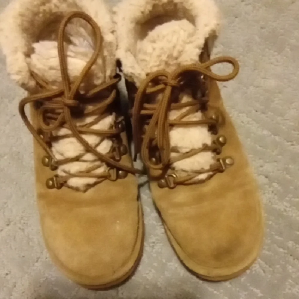 BEARPAW Marie Genuine Sheepskin Boots, 7M